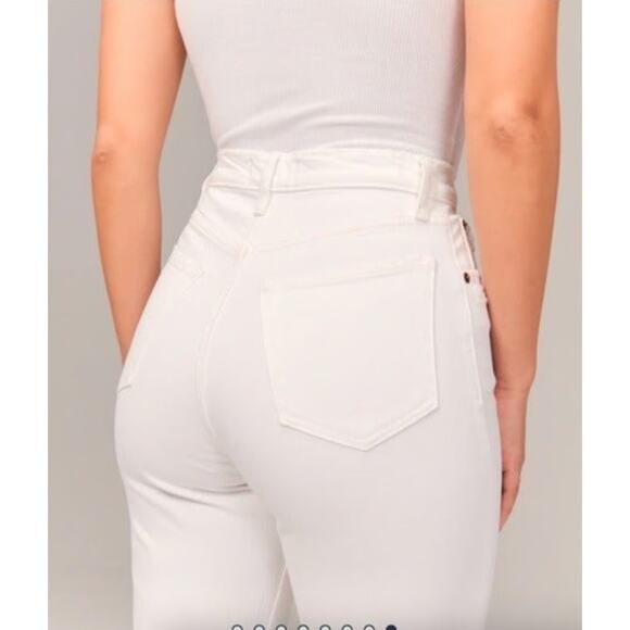 NWT New Abercrombie Curve Love Ultra High Rise DistressedStraight Jean Denim - Picture 2 of 16